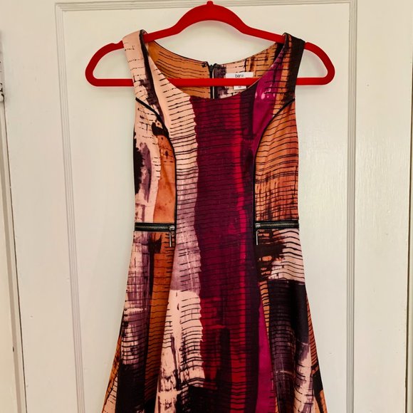 Abstract fit/flare dress with zipper details - Picture 1 of 3